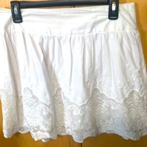 White elastic waist skirt